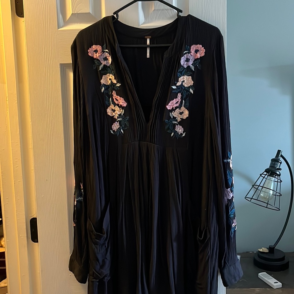 Worn once! Black long sleeved flowy dress with embroidered flowers!